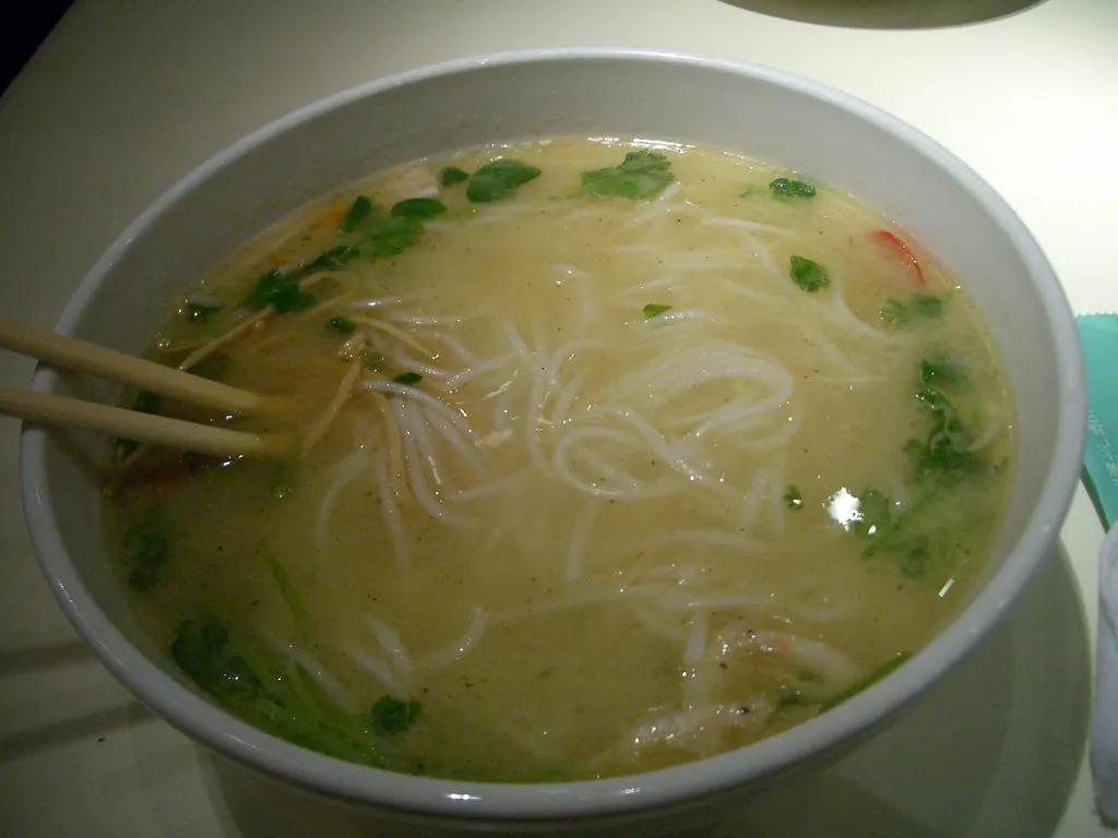 过桥米线 Bowl of Yunnan Rice Noodles